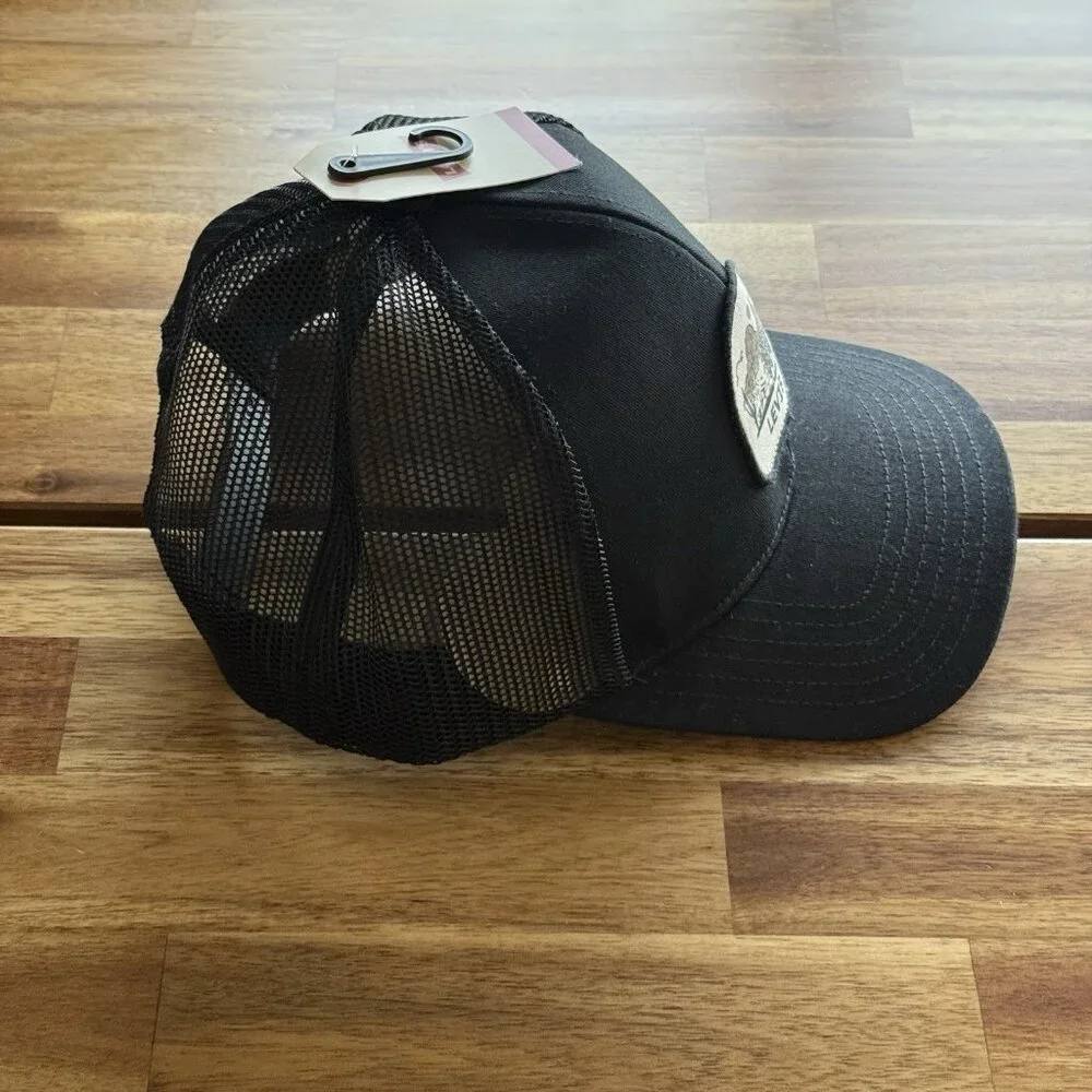 LEVI’S Trucker Hat Black Mesh Mens ONE SIZE adjustable Desert Buffalo casual NWT
